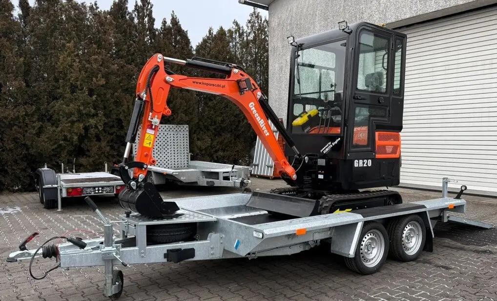 Przyczepa z koparką